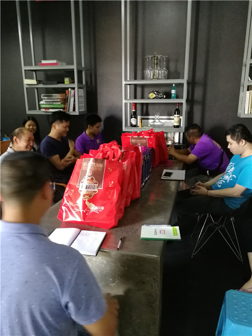 燦源裝飾早會(huì)圖 燦源裝飾早會(huì)圖