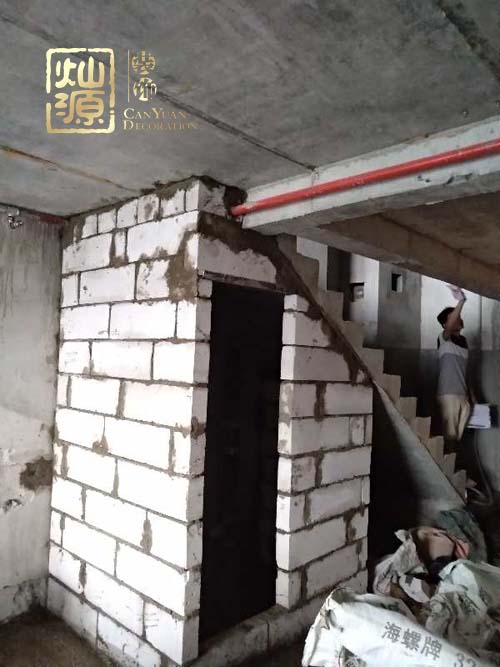 南寧寫(xiě)字樓裝修施工現(xiàn)場(chǎng)