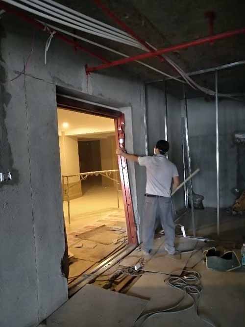 辦公室裝修拆大門(mén)