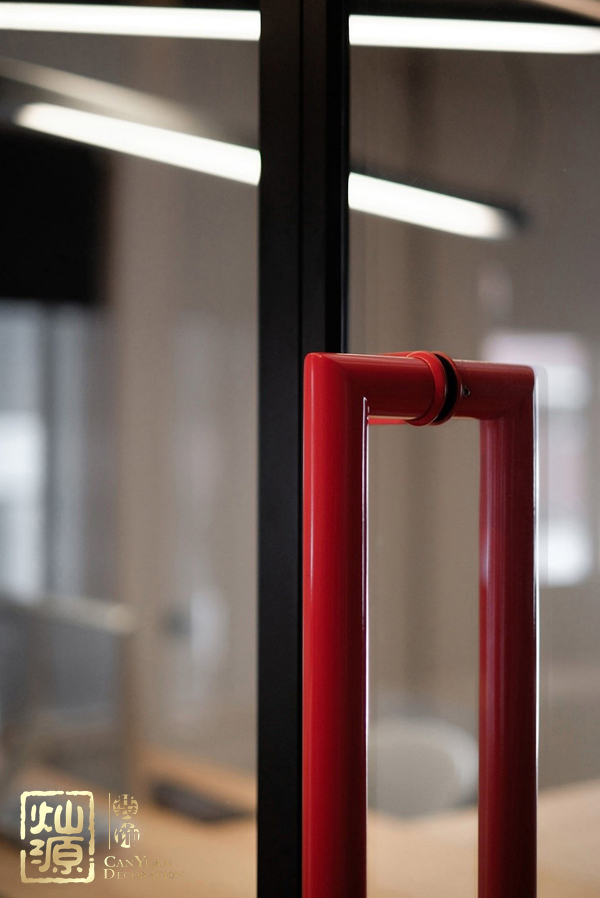 溫暖人性的工業(yè)風簡約辦公室設計賞析