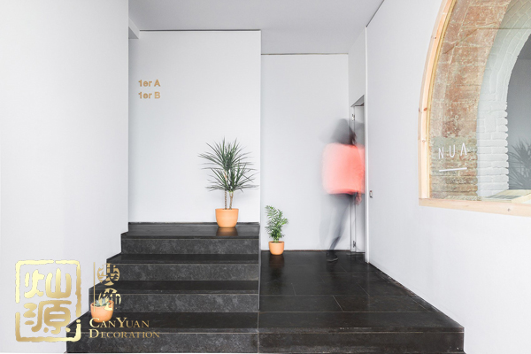 低成本舊倉庫改辦公室 紅磚白墻也能享譽(yù)全球