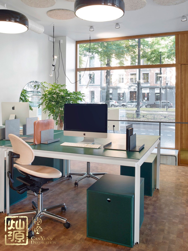 小面積辦公室怎么布置？瑞典設(shè)計(jì)師教你打造高利用率的垂直空間