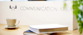 異形辦公室怎么設(shè)計   因地制宜打造自然輕盈的森林主題異形辦公室