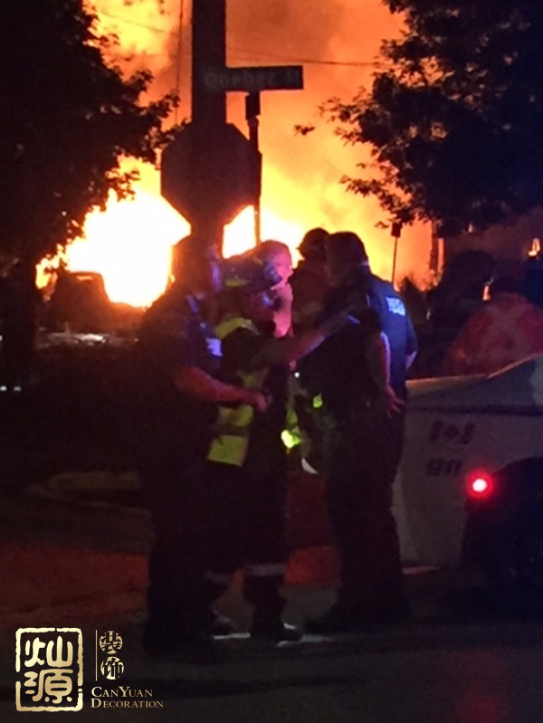 英國倫敦發(fā)生爆炸 探究英國倫敦發(fā)生爆炸的原因及現(xiàn)場(chǎng)照片