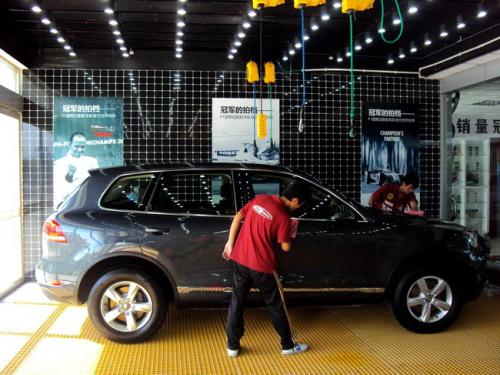 南寧洗車店裝修公司，這樣的設(shè)計(jì)小店面也有5星級(jí)感