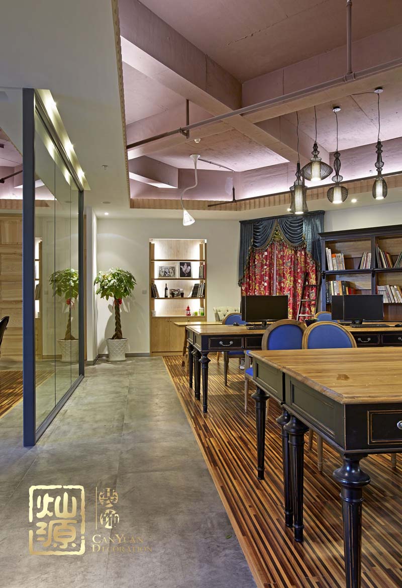 南寧創(chuàng)意辦公空間設計裝修